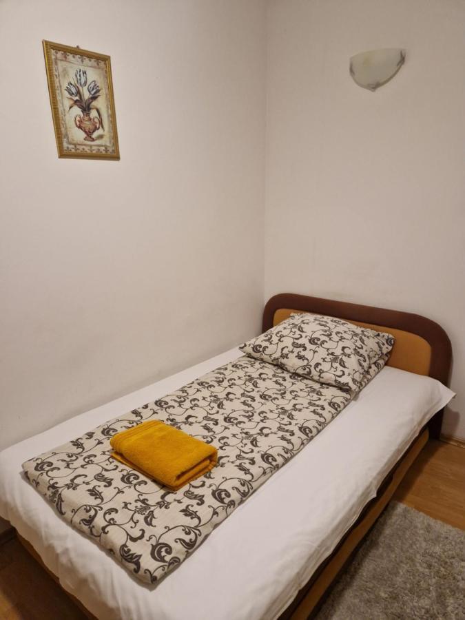 Zajazd Lesny Tuszyn Esterno foto