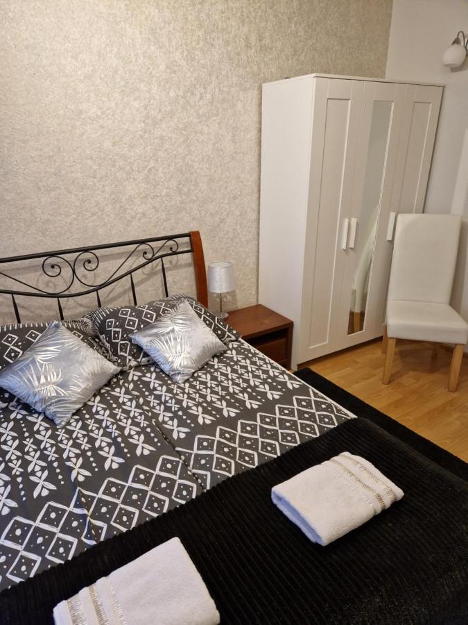 Zajazd Lesny Tuszyn Esterno foto